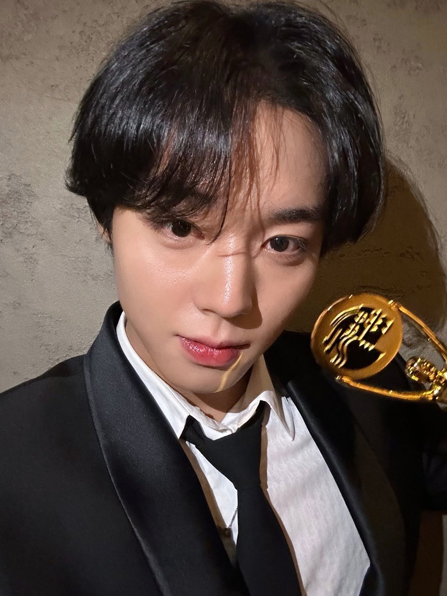 tenasia_'s tweet photo. 🏆 9월 "아티스트 TOP10" 투표 중🏆
💿#KPOP #BOY #ARTIST 부문💿
💌 현재 순위 💌
1⃣ #문종업 #MOONJONGUP
2⃣ #하성운 #HASUNGWOON
3⃣ #제로베이스원 #ZEROBASEONE
4⃣ #박지훈 #PARKJIHOON
🔗(https://t.co/CMZOL8PslV)
#BOYS #ARTISTS #KPOP #VOTE #문워크 #하늘 #제로즈 #메이 #투표 #순위 #1위 https://t.co/eqaZHd61B0