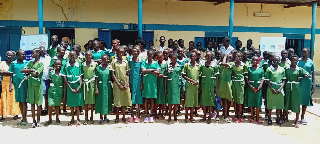 To reduce the prevalence of health risk among the adolescent girls and positive academic performance, they require a comprehensive sexuality education. Through support from @UNISFA_1 & @UNFPASouthSudan , @AceaSouthSudan conducted awareness to 100 girls in Abyei Girls Primary/S.