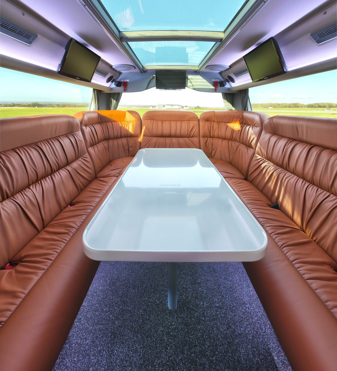 WestwayCoaches's tweet image. London VIP Travel.

Offering Ultra-Low Emission Hospitality vehicles featuring a high specification and unique rear lounge ideal for socialising or meetings.

For all enquiries contact info@westway-coaches.co.uk. 

#VIP #viptravel #chauffeur #ChauffeurDrive #london #businessclass