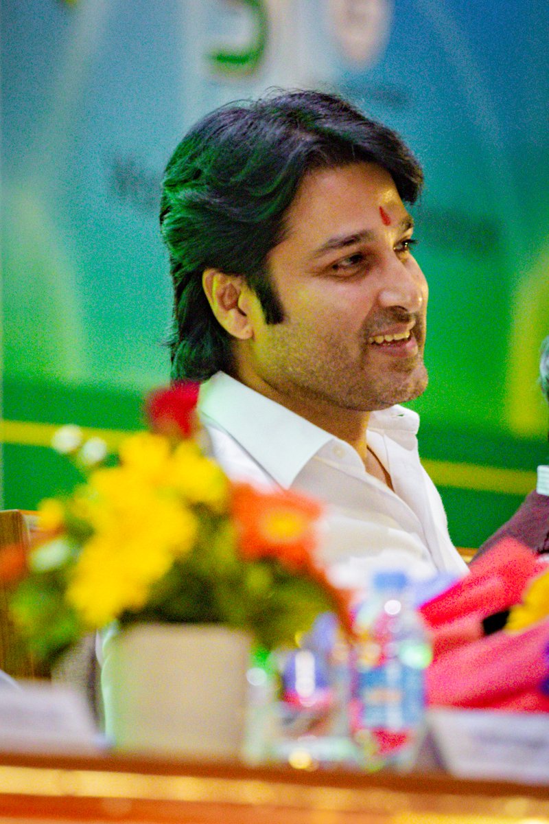 DHE_Odisha's tweet photo. Shri Akash Dasnayak, Chairperson of Mo College Abhijan, takes the stage and extends a warm welcome to all the attendees. His words resonate with the collective mission to transform higher education for a better tomorrow. Stay tuned with us for more empowering moments! https://t.co/KPh7dngeJY