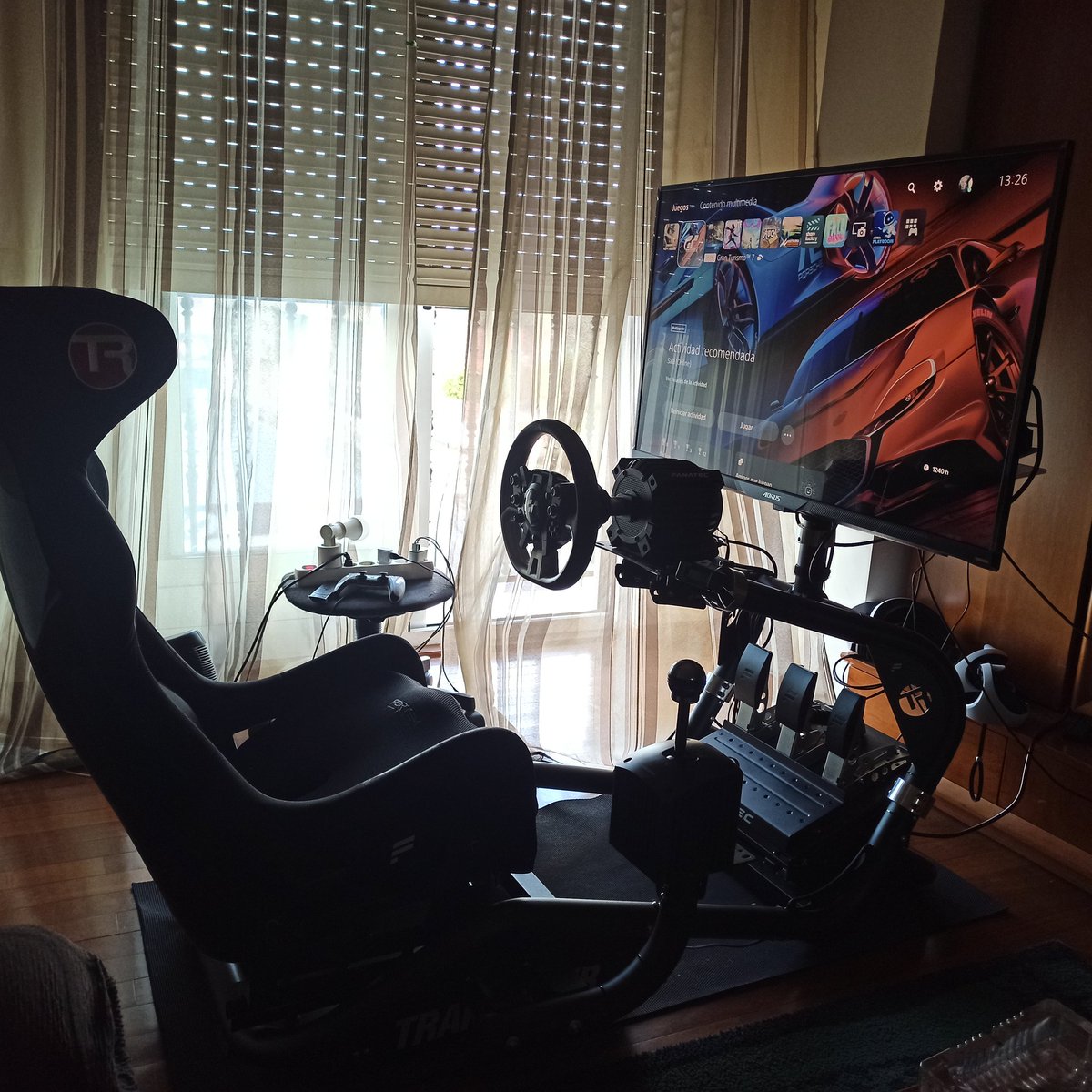 RVEVO3 deja el equipo SHARKS
    Después de dos años en el equipo como piloto, diseñador y organizador, creo que ha llegado el momento de un descanso y un cambio. El momento de un descanso para coger fuerzas y motivación y volver a darlo todo.