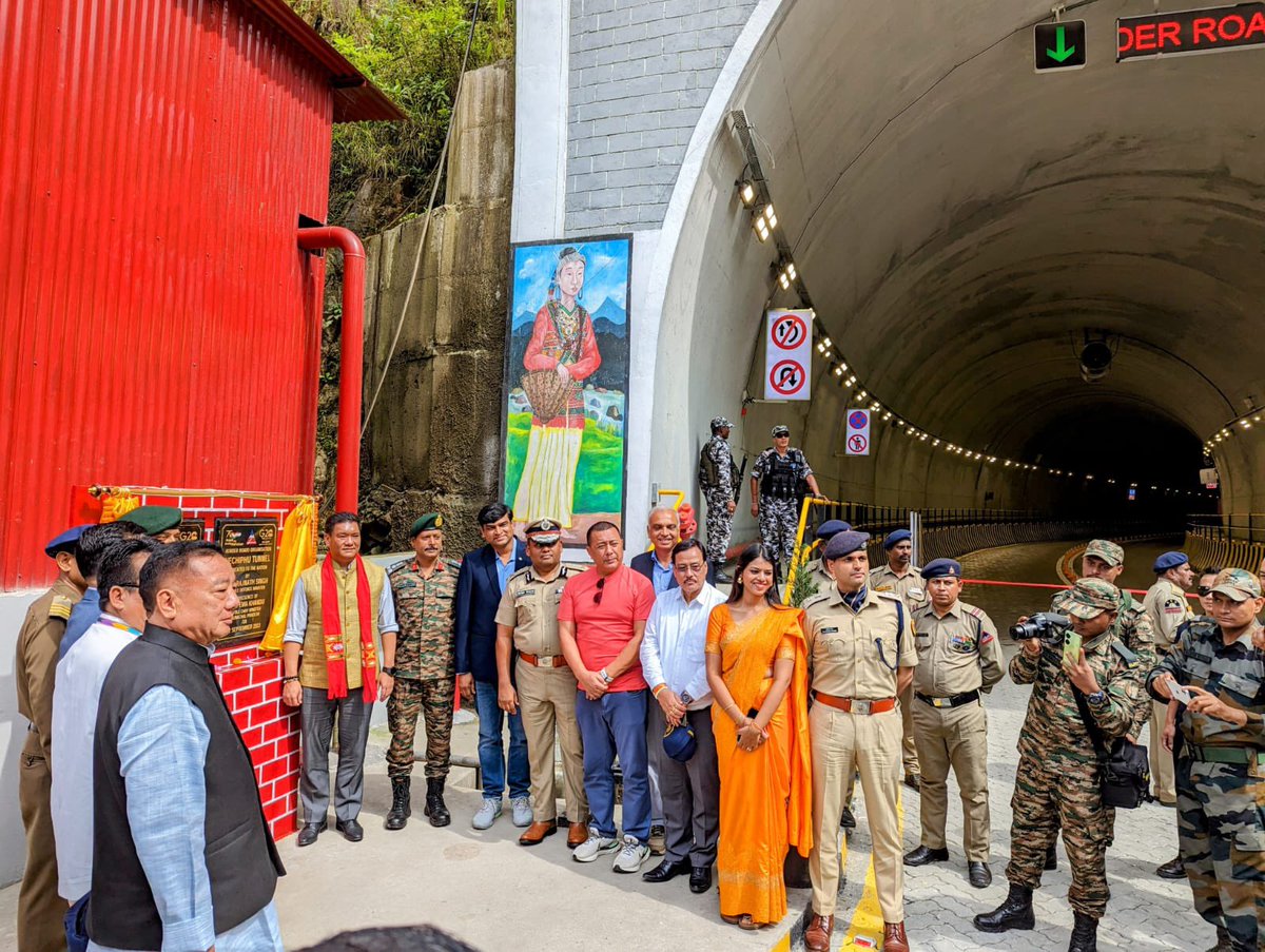 DBomdila's tweet photo. #NechiphuTunnel: A historic achievement! Inaugurated virtually by Hon'ble Defence Minister Rajnath Singh, with HCM @PemaKhanduBJP,local MLAs, BRO officials, District Administration, Bomdila Police &amp; stakeholders present. #BCTRoad #BRO #ArunachalInfrastructure https://t.co/WH3mHrIwHN