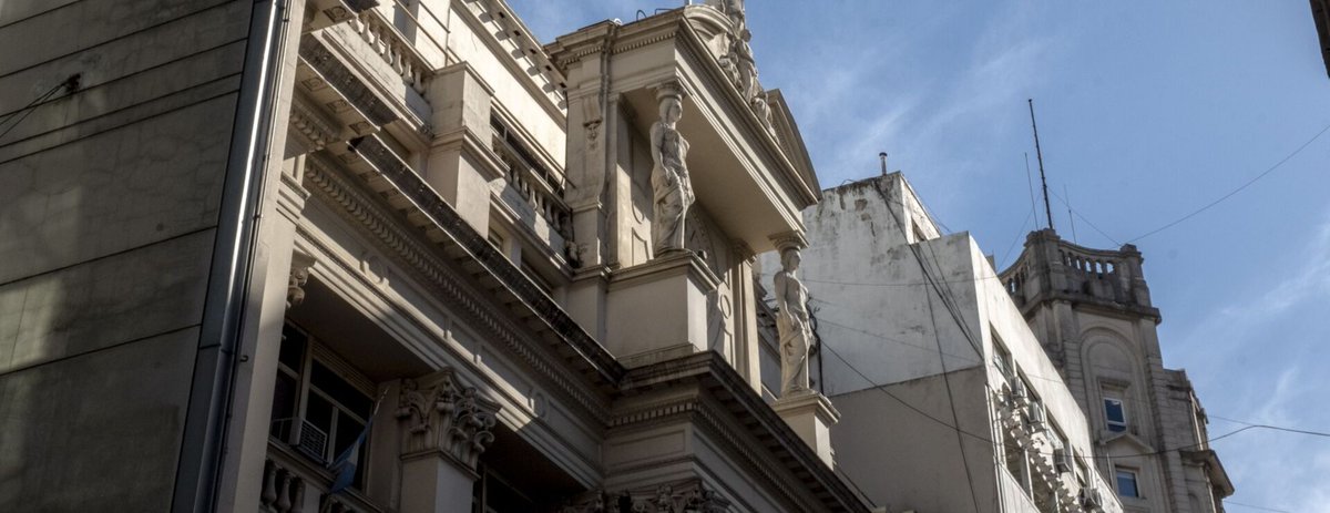 PasivFinancial's tweet photo. Burford Capital’s (BUR) share of the $16 billion a US judge in New York ordered Argentina to pay over its 2012 seizure of oil company YPF SA. https://t.co/k6Im3lBtEl https://t.co/h1zEMz65gN