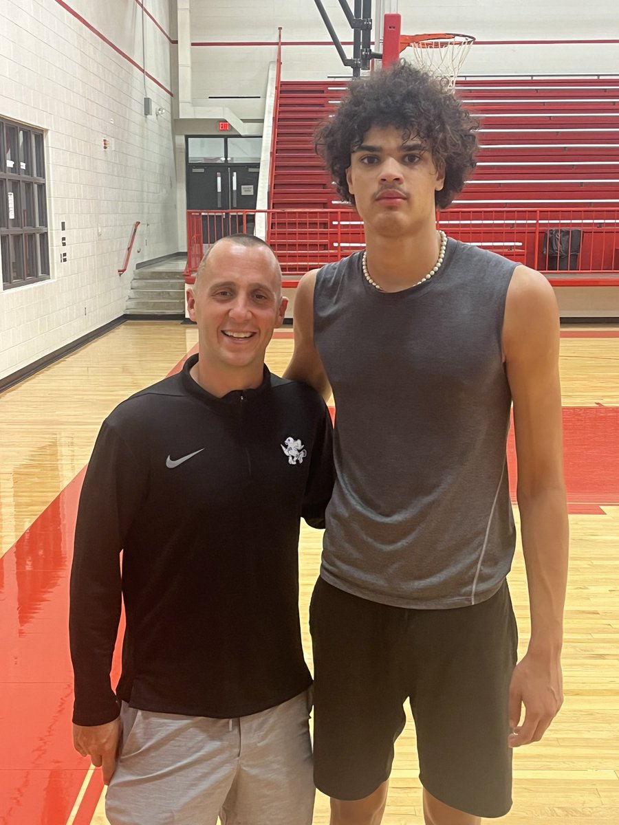 Thank you @coachczechjr for coming all the way to Mexia and checking out my team and I ! Truly Grateful ! @AF_MBB @Mexia_Athletics @IceTrayBU @redd_high