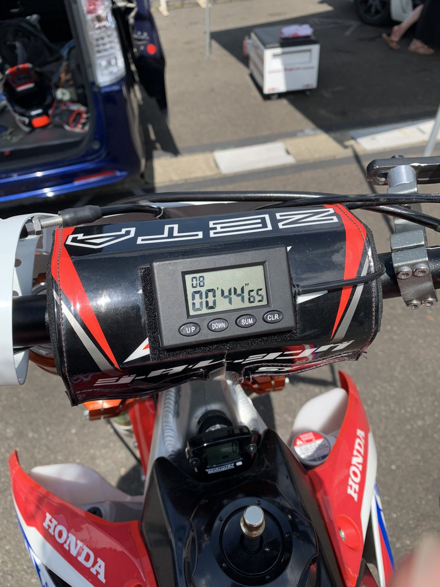 久しぶりのSUGO西コース！
お盆休み以降乗って無かったので、人間が乗れてないかな？と思ったけど
可もなく不可も無く

涼しくなったら新品タイヤでタイムアタックする！