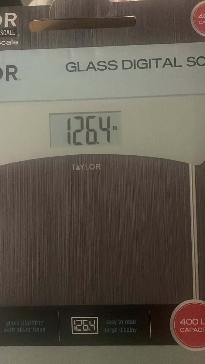 hrts4starr's tweet photo. the ed won today. i bought a new scale cuz i’m paranoid that my moms is broken and that it was weighing me as less😞😞 https://t.co/2UafsYbgn3