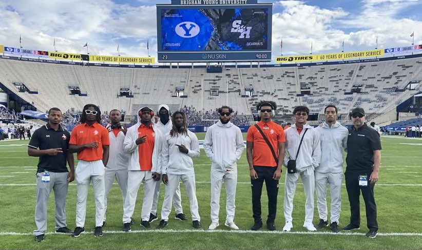 Special group that’s here to make a difference 🟠⚪️
They Swarm And Compete 👊🏼