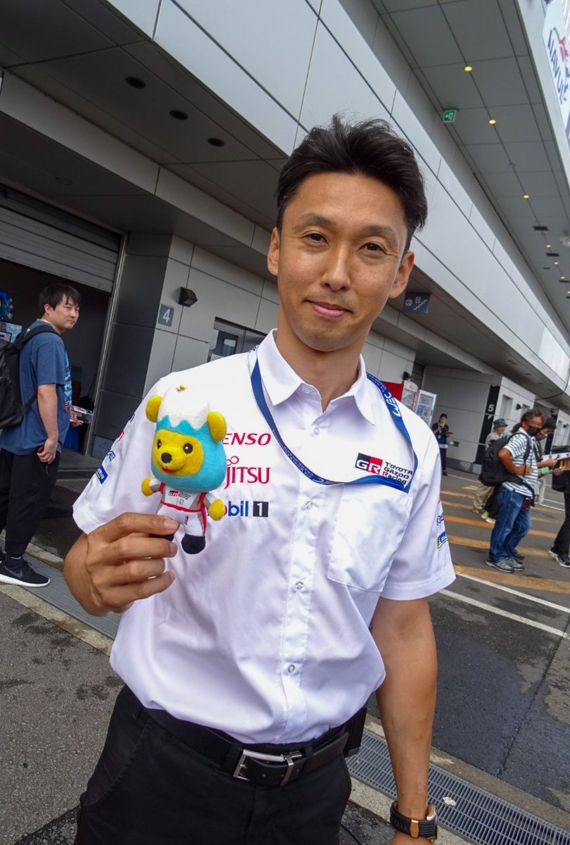 2023 WEC 富士 の思い出
坊っちゃんに富士吉🧸渡して写真撮らせて貰ったら『何コレ？自作？』って言われた🤣
前に某王子にも言われたけどご当地くま吉さんはTGRの公式グッズですよーw
どうやらオイラは何でも自作してそうなイメージがあるらしいけど得意なのは金属加工だけですがな😂