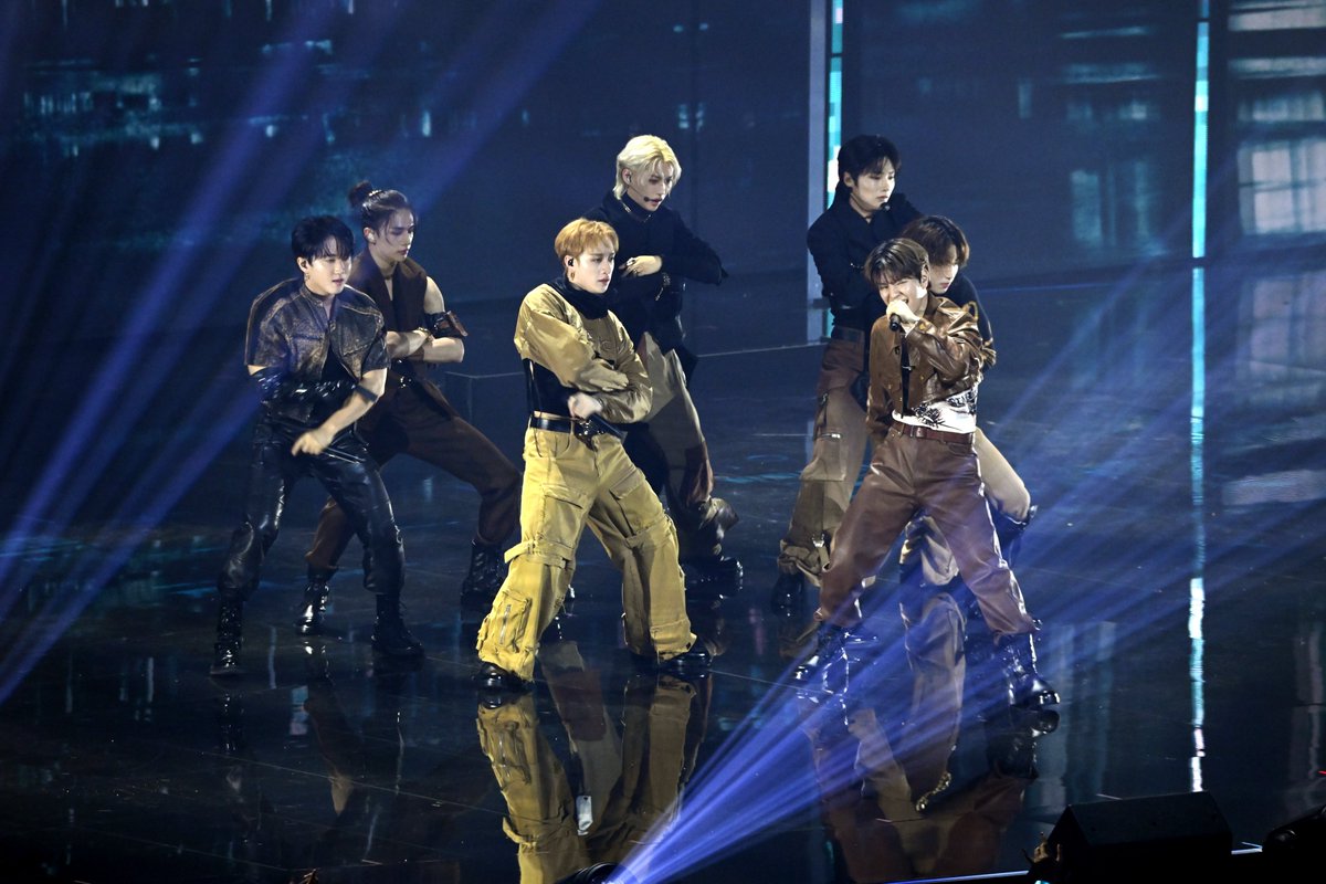 etnow's tweet photo. .@Stray_Kids perform #S_Class at the #VMAs. https://t.co/Pv2M1tWBFi