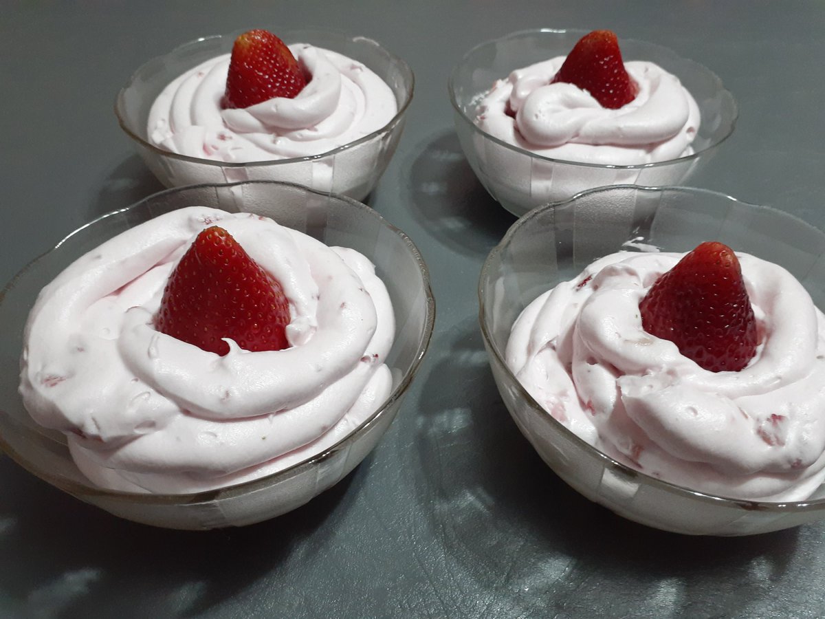 Mousse de frutilla 🍓 😋