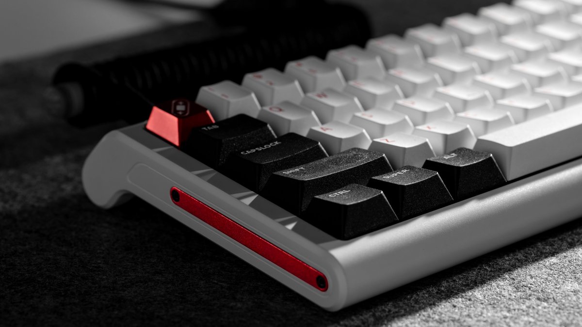 iQunix's tweet image. [Pre-order] Super Game 67

⭕️❌🔺🟥
Retro, but beyond retro. SUPER power!

Wired Mode (USB-C📷)
QMK/VIA Hotswap
FR4 Plate
Aluminum
Triple Layer Foam
Five aluminum keycaps

🎮iqunix.com/products/game-…

#IQUNIX #mechanicalkeyboard #controller