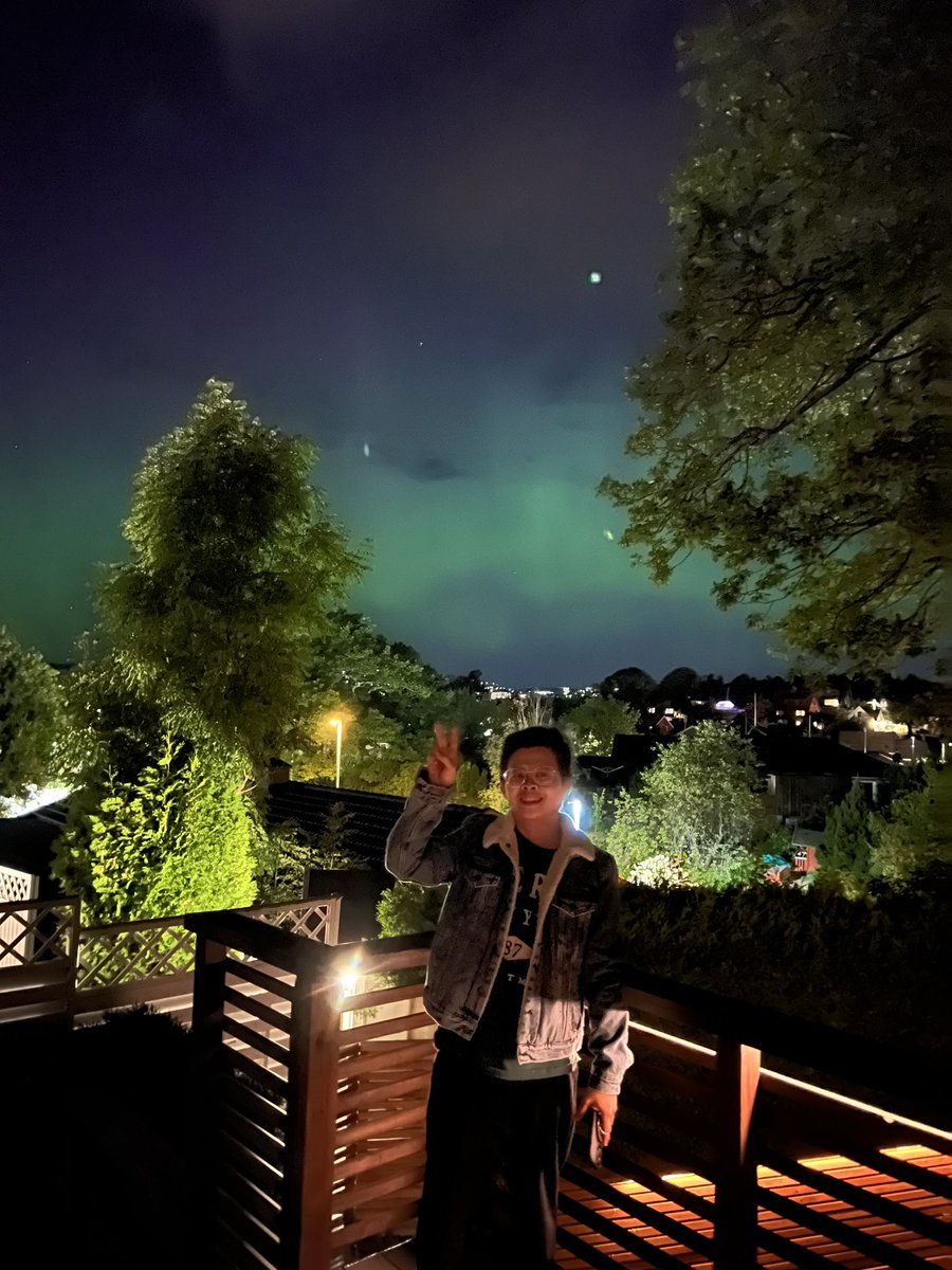 imjohnaustin's tweet photo. Northern lights slowly becoming more visible in Kristiansand, Norway 🇳🇴 https://t.co/F01bgu8jwQ