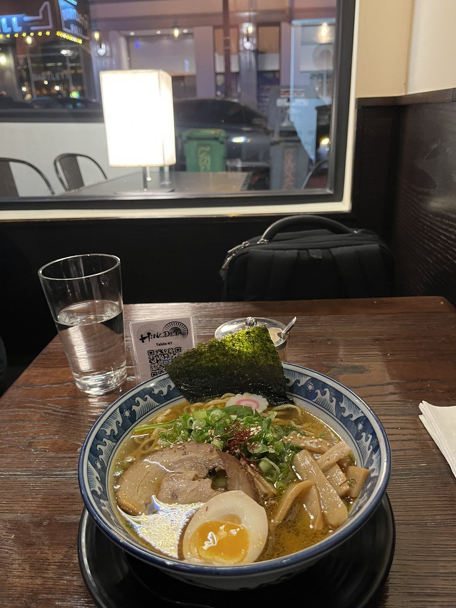 woosyume's tweet photo. サンドウィッチの生活に飽きちゃって、ラーメンを食べてしまった。 https://t.co/fObOXRQHVa