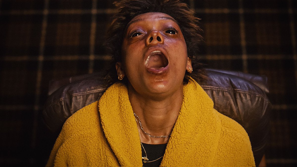 FilmesLevada's tweet photo. A24 lançou o melhor filme de terror do ano! É de roer as unhas... 😱🫳👻 https://t.co/SpmeONhYHF