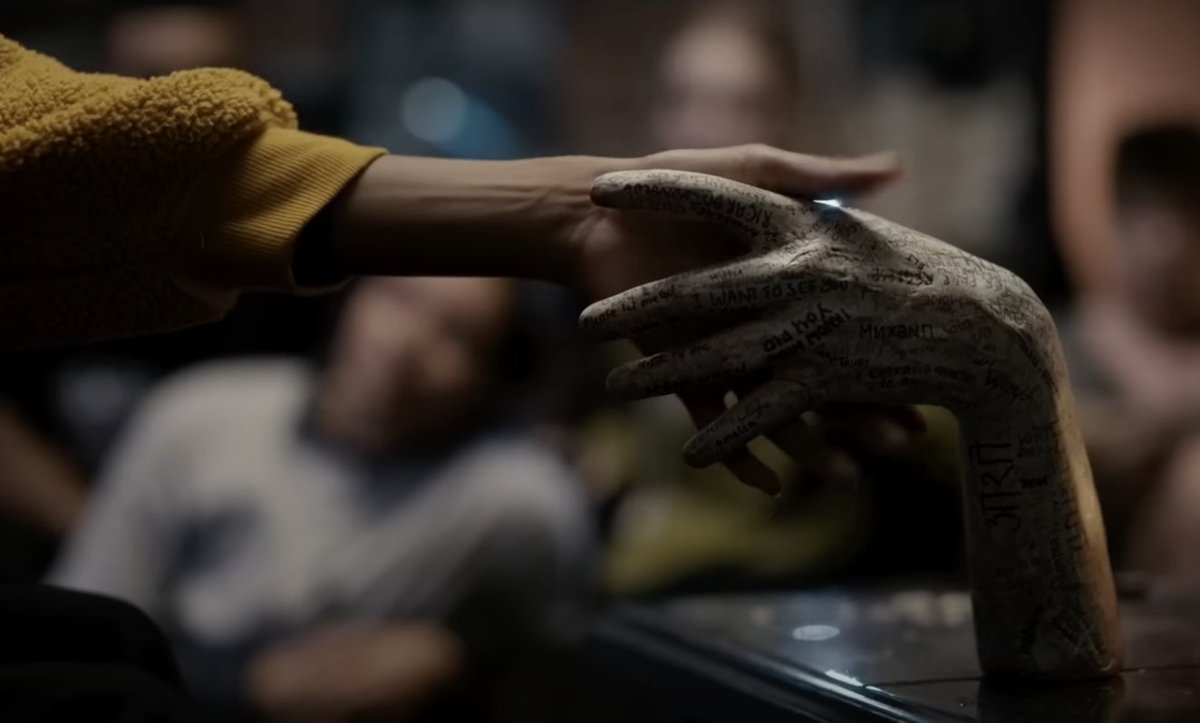 FilmesLevada's tweet photo. A24 lançou o melhor filme de terror do ano! É de roer as unhas... 😱🫳👻 https://t.co/SpmeONhYHF