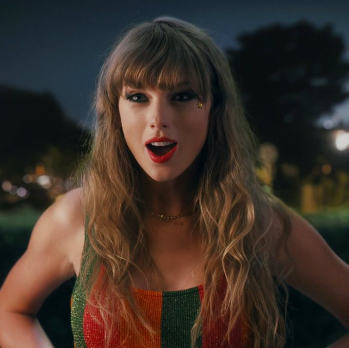 chartdata's tweet photo. .@taylorswift13 extends her record for most ‘Video of the Year’ wins in #VMAs history (4). https://t.co/1KFzbDPdYs