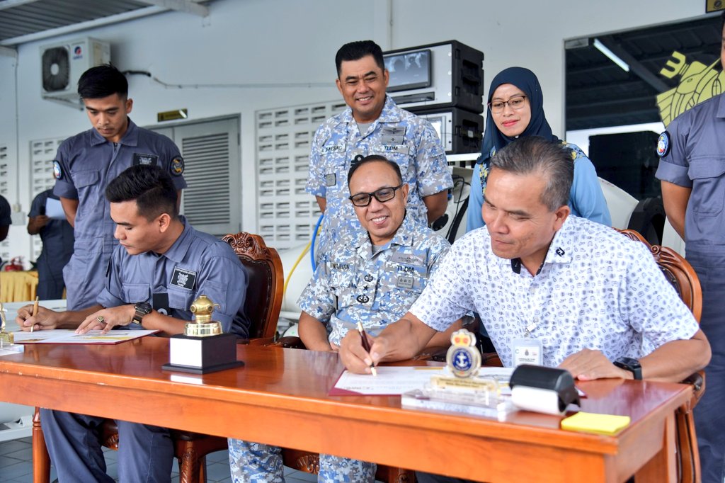 HQ Eastern Fleet tweet media