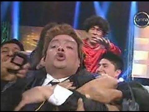 Todos los peruanos cuando Reynoso decidió jugar con 10 metiendo a Ruidíaz.