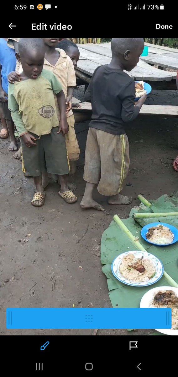 Avatar_tz's tweet photo. Ipo siku post ya video kama hii itapata likes 1000 na Repost 100 maana mtoto katuonyesha kwamba chakula kinahitaji kuheshimiwa sana🤝💥🙏

Video chini kwenye comment 👇 https://t.co/uEnbiWInP5