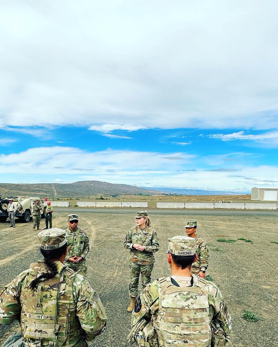 Day 1 of battlefield circulation at JBLM getting off to a great start. <a href="/Tungsten_33/">W</a> and I loved getting out to Yakima Training Center to recognize and engage w/ high speed CBRN RECCE Soldiers of <a href="/I_Corps/">I Corps</a>! #dragonsoldiers #cbrnwarriors #JoinOurTeam