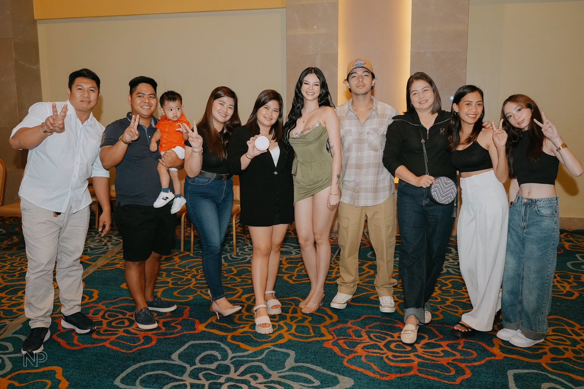 camilltrinidad's tweet photo. ADORN 1ST ANNIV 💚💜 https://t.co/U0viAMqJPa