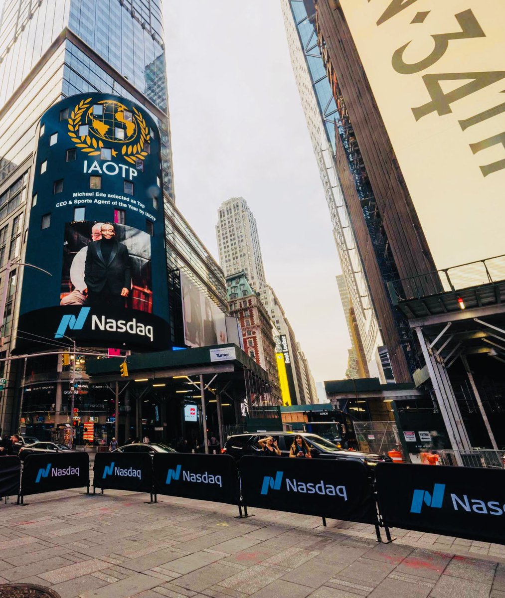 michael_ede75's tweet photo. A @Nasdaq Billboard of @michael_ede75 CEO @maigmikeconsult @uplift11sports at @TimesSquareNYC 

Courtesy: @scirami6482 
Date: 08 September 2023

#NASDAQ100 #Billboards2023 #midtown #NYC #iaotp #oneshot https://t.co/1ygMpZRP91