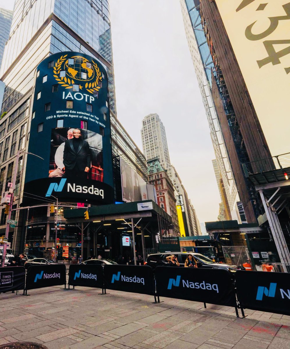 michael_ede75's tweet photo. A @Nasdaq Billboard of @michael_ede75 CEO @maigmikeconsult @uplift11sports at @TimesSquareNYC 

Courtesy: @scirami6482 
Date: 08 September 2023

#NASDAQ100 #Billboards2023 #midtown #NYC #iaotp #oneshot https://t.co/1ygMpZRP91