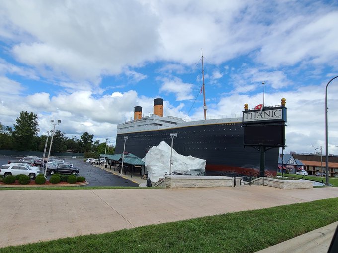 Branson has some amazing buildings.  #BtansonMissouri #redhead #milf https://t.co/HMSAXSzNkF<a href="/tag/btansonmissouri"class="tags">#BtansonMissouri</a><a href="/tag/redhead"class="tags"><span>#redhead</span></a><a href="/tag/milf"class="tags"><span>#milf</span></a>