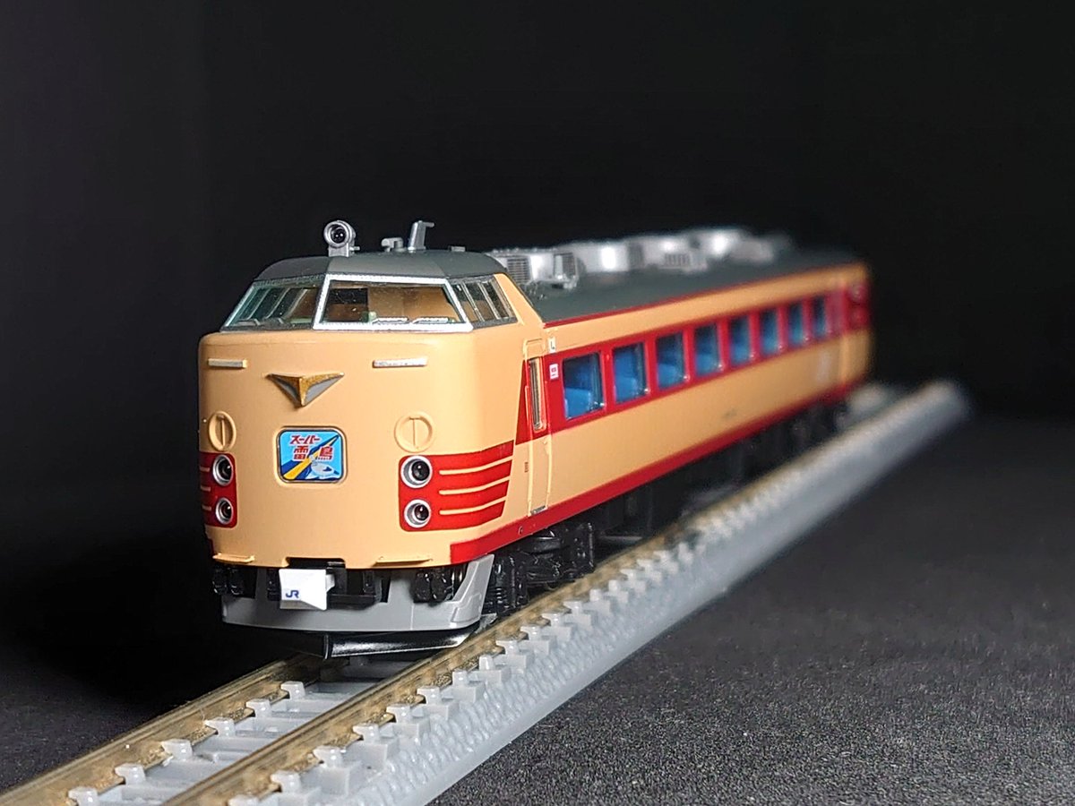 かがやき ・ #きらめき色 」の クハ481-229の貫通扉を真面目に 開口し