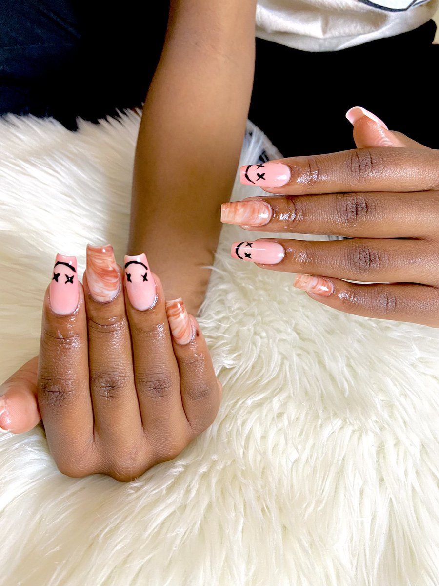 JiranRejoice's tweet photo. @lbjoza Ka promotion kamanails💃🏻💃🏻💃🏻 5k only for any design https://t.co/wTMcso0R5Z