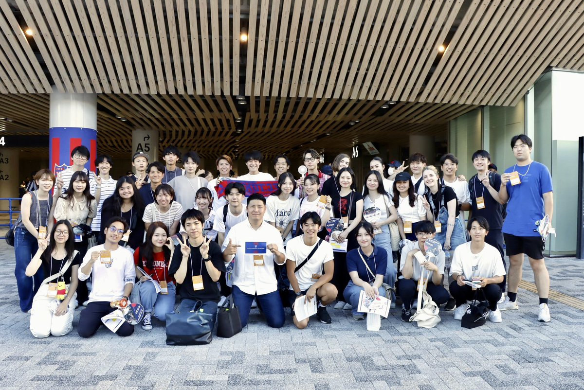 Teikyo_tibo's tweet photo. #帝京大学 の学生が⚽️#FC東京 と連携して試合を観戦する外国人来場者への✏️調査を実施しましたボーッ✨!!日本人学生と #留学生 がペアになり、みな積極的に英語で話しかけ、調査に取り組んでいたボーッ✨!!
#国際交流アシスタント #TAEP #スポンサー契約 https://t.co/LViNEdxq1V