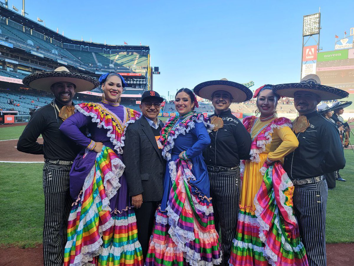 ConsulmexSFO's tweet image. Noche de la Herencia Mexicana en #OraclePark @SFGiants @ConsulmexSFO🇲🇽 orgullosos de nuestra hermosa nación