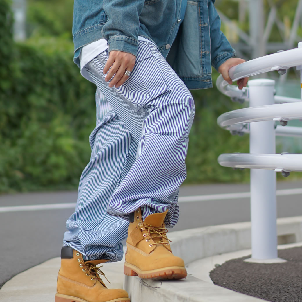deeparea's tweet photo. 【DOP】OVER WIDE HICKORY CARGO PANTS

ワークの定番であるヒッコリーパンツをベースに、ミリタリーなカーゴパンツスタイルにすることで街にも溶け込む都会的なアーバンな雰囲気へと���華したヒッコリーワイドカーゴパンツ。

https://t.co/HewdeNuYQX

#DEEP #ディープ #newera #DOP #ディーオーピー https://t.co/B29UKheLhT