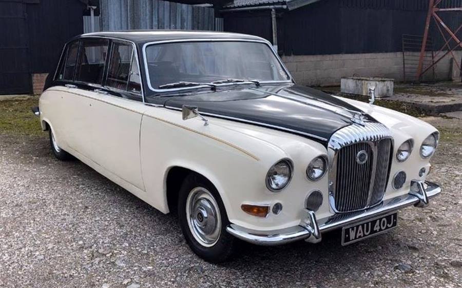 weddingcarpeeps's tweet photo. This superb example of Daimler DS420 Limousine has been chosen for a customers wedding at St Mary's Church, Kent. Check this amazing wedding car out for yourself by clicking the link below... https://t.co/AT4YmdZSLR #DaimlerWeddingCars #DaimlerWeddingCarHire #WeddingCarsKent #StM https://t.co/xHNKiO8Kjo