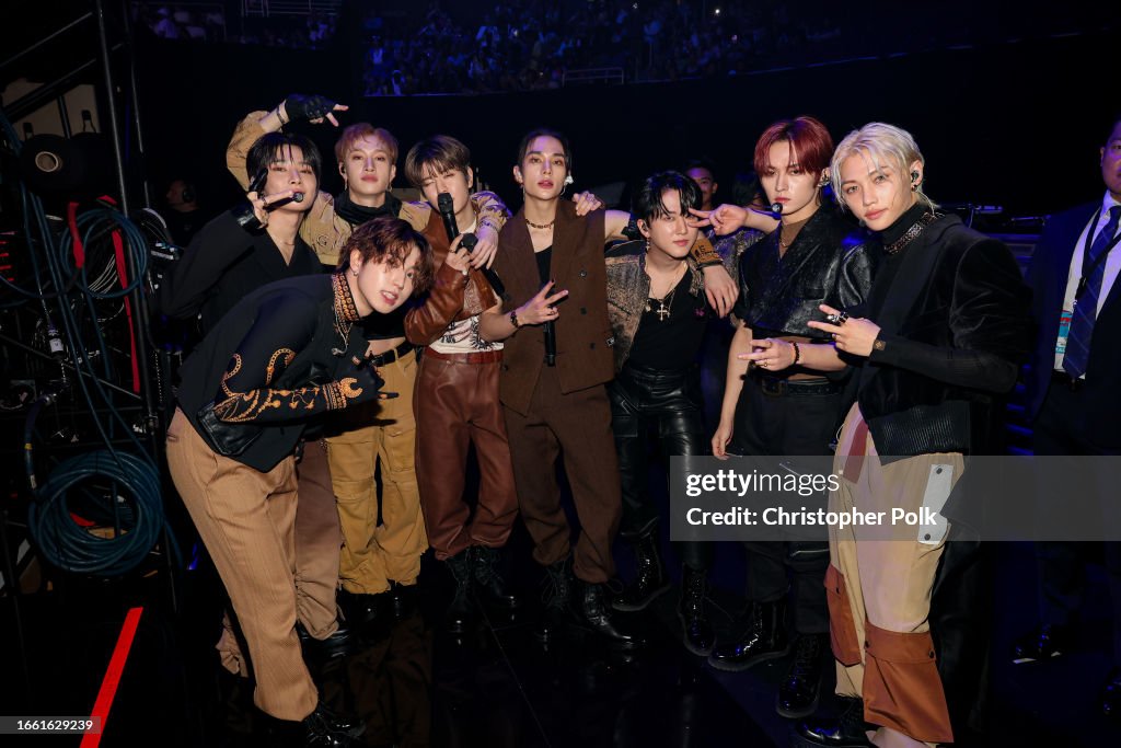 spearhyunnie's tweet image. STRAY KIDS BEFORE THEIR PERFORMANCE AT VMAs BACKSTAGE AHHHH THEY LOOK SO GOOD