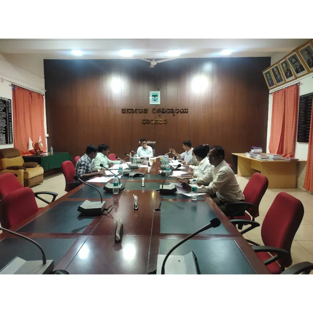aishu_manegar's tweet photo. 2 years of hard work explained it, in just 10 minutes ,infront of dignitaries  The final out put was #Dr.D.CPavate Best NSS Volunteer for the year 2021- 22 @nssrdbangalore @KUDNSSCELL @YallappaUppin @GhcNss @LingaiahPrathap @_NSSIndia @BhartiyaConnect @ConnectingNss @manjumsolar https://t.co/NYxLuo2jUw