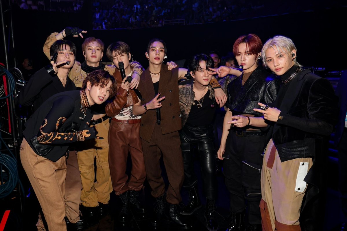 viraltakes's tweet photo. Stray Kids at the #VMAs. https://t.co/wvX85dVwsk