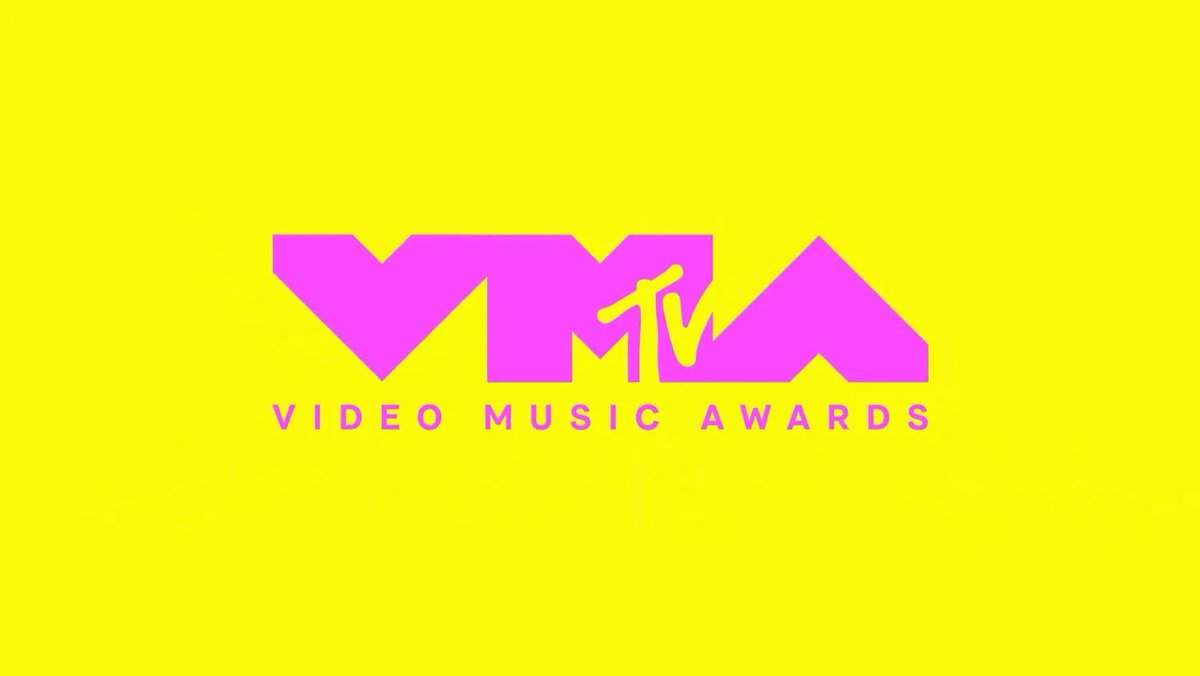 TheHUBemx's tweet photo. Does anyone actually watch the #VMAS anymore? https://t.co/w18ctHNvER