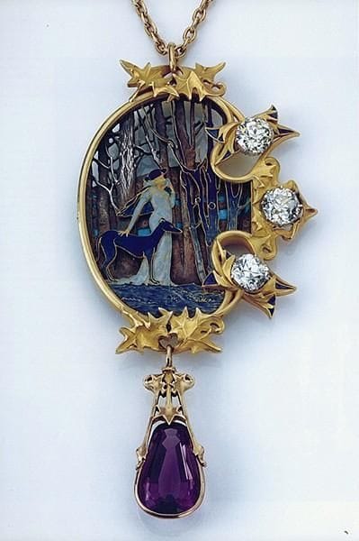 Art Nouveau pendant. #art #DecorativeArt #jewelry #vintage