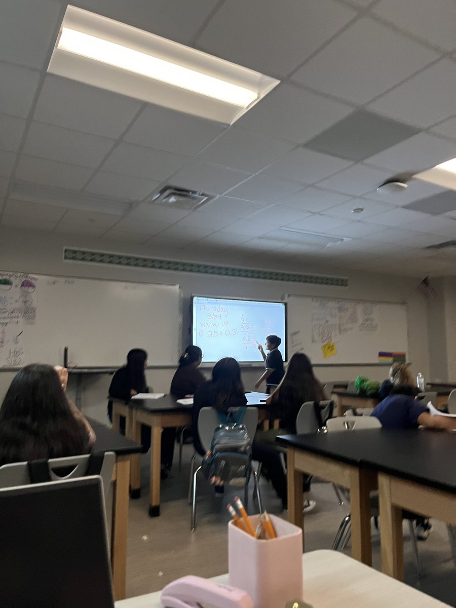 lesliserrano28's tweet photo. Student Centered Classroom has been happening @SantaFeMSCISD  in the #MATH department! 
Been to several math classes and listening to the students teach, model, interact &amp; explain to other students has been AMAZING!
#theclevelandisdway
#LetsGoJags
#JagROAR
#BeFierce https://t.co/IPBKDsHSl0