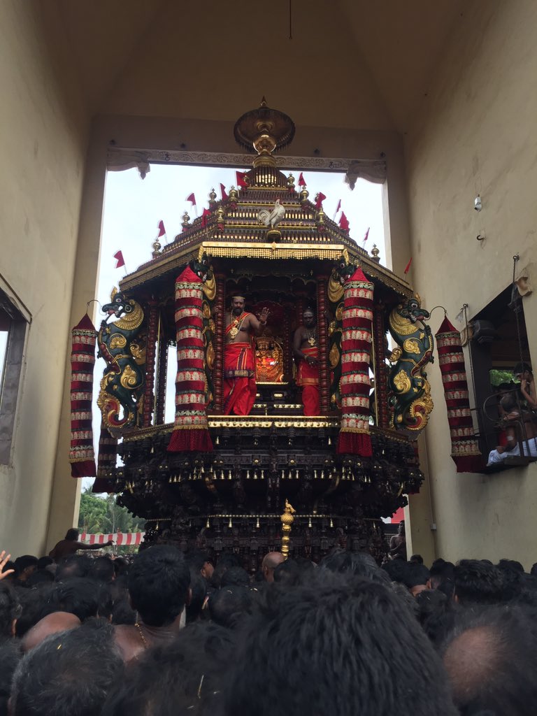 NallurTemple's tweet photo. 🙏🏼 #ௐ #முருகா #நல்லூர்முருகன்துணை  #நல்லூர்கந்தன்துணை #நல்லூர் #யாழப்பாணம் #Nallur #Jaffna #SriLanka #Worship https://t.co/ySkP1WSlYV