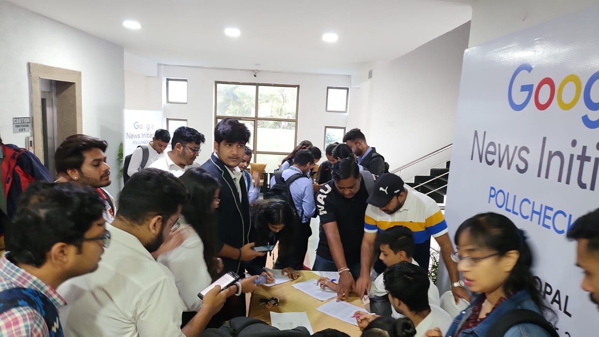 GoswamiPARUL's tweet photo. #PollCheck2023 is in #Bhopal today
A full day training session for #journalists covering #elections focussing on online #verification, #videostorytelling, #digitalsafety, YouTube for news, and #datajournalism
@GoogleNewsInit @data_LEADS @inoldnews https://t.co/YQ5rOxew95
