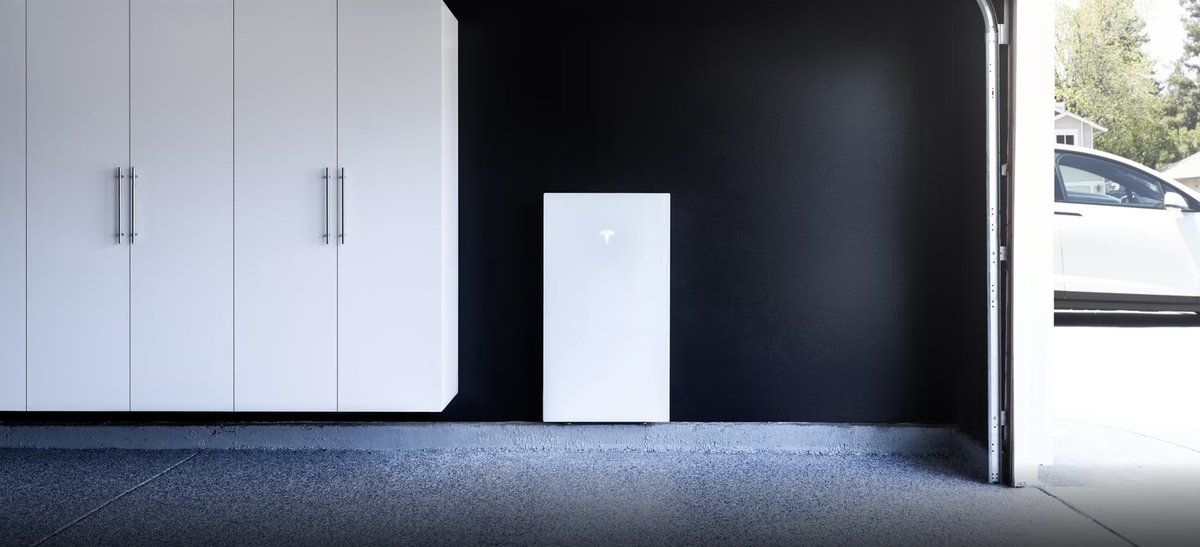 SawyerMerritt's tweet photo. BREAKING: @Tesla has officially introduced Powerwall 3 on its website, along with its specs.

Highlights:
• Energy Capacity: 13.5kWh (same as before)
• Solar inverter directly integrated. 6 solar inputs (up from 4)
• On-Grid Power: 11.5 kW continuous
• Now flood resistant to over 2 ft
• Backup Power: 11.5kW continuous (64% more than before)
• System expansion available anytime. 40.5 kWh max addition per unit
•  287 lbs (16% lighter than Powerwall+)
• Dimensions: 43.25 in x 24 in x 7.6 in
• Tesla says Powerwall 3 is coming in 2024
