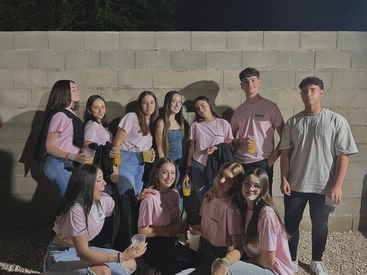 blaaanca2's tweet photo. Mi familia 💖 https://t.co/5mWPVtQMYf