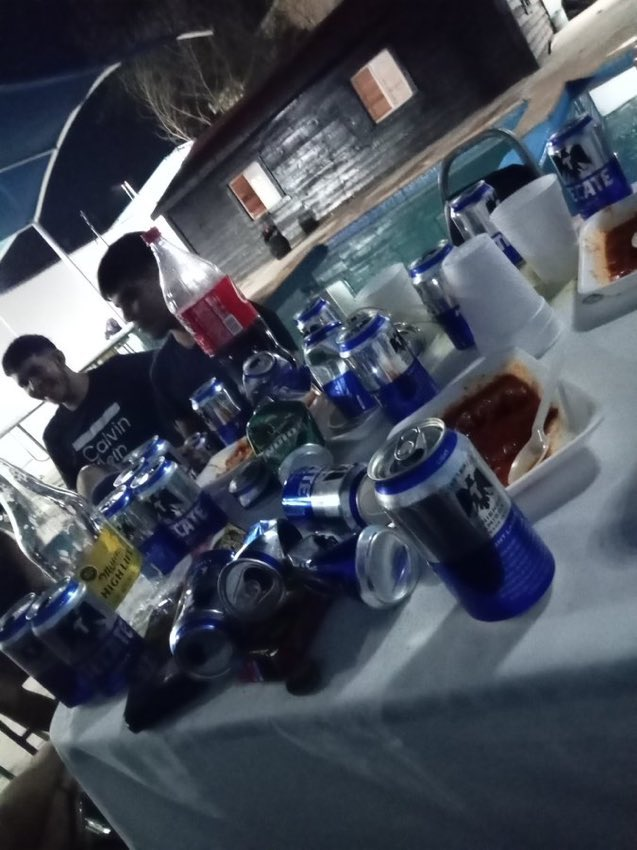 p4use_'s tweet photo. No se ni cuantos días llevo amanecido, ya lunes alv #loco #fiesta #loquera #peda https://t.co/UVlqLrRJY5