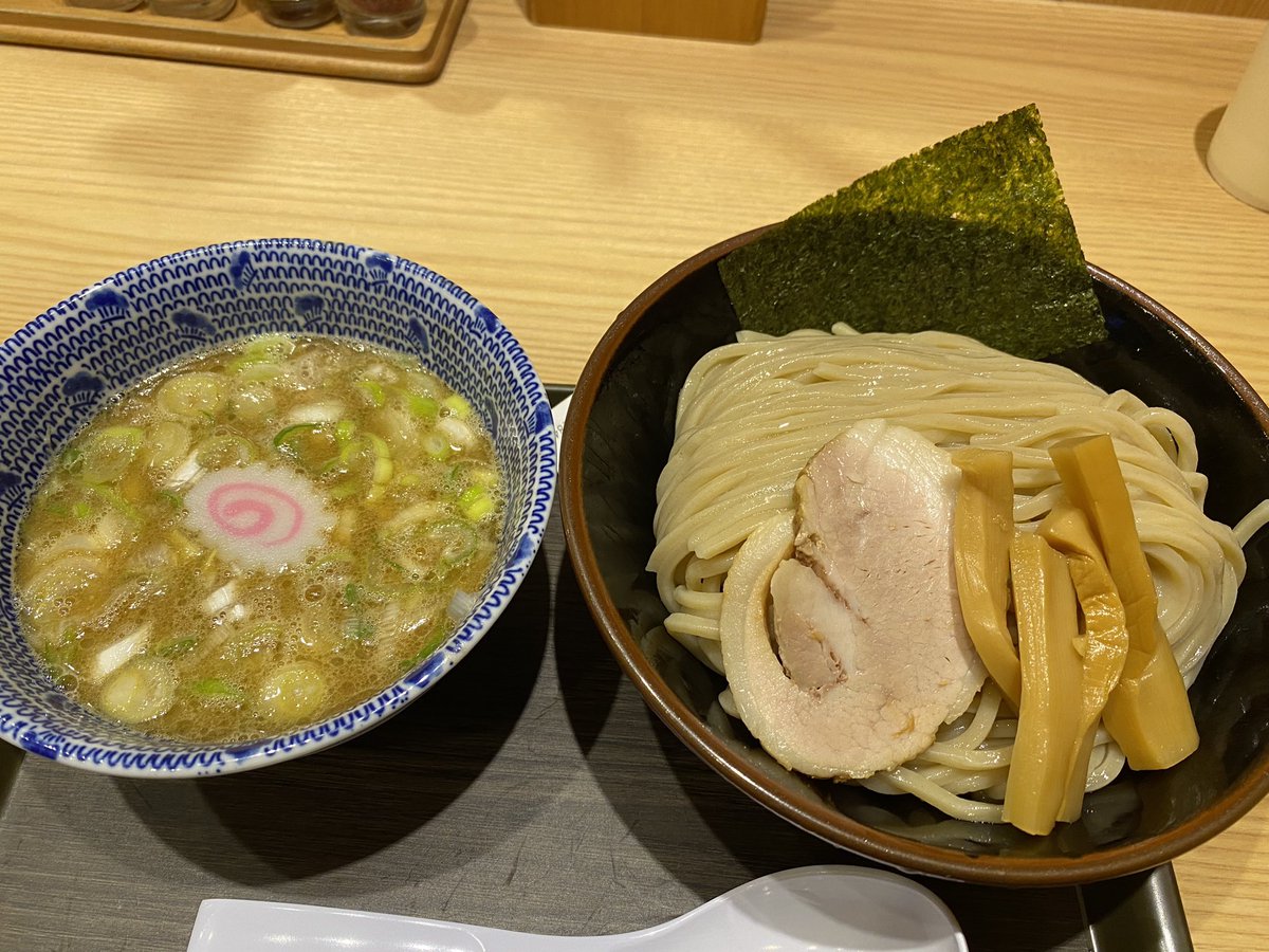 mp0_01's tweet photo. 舎鈴
つけ麺
スープも麺も美味しいにゃ😋 https://t.co/CFQ1r8DXUG