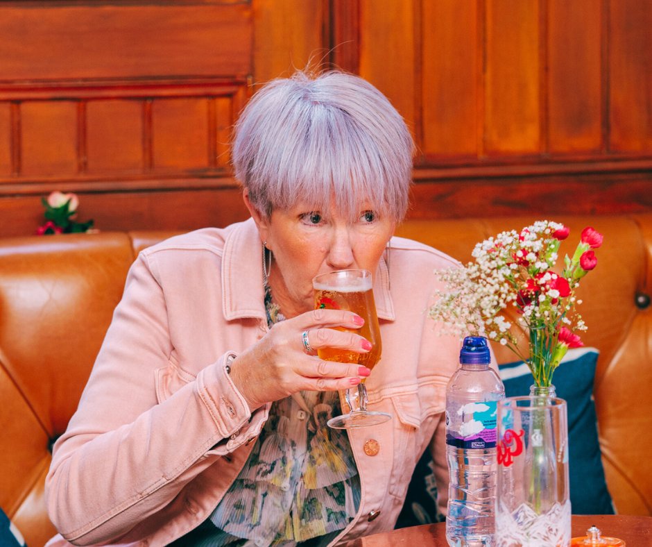 Wednesday 🤝 Cheeky Pint

Are you calling in for one*? 😜

#PumpDayNotHumpDay #MeetAtTheMonro #LiverpoolPub

*it's never just one, is it?