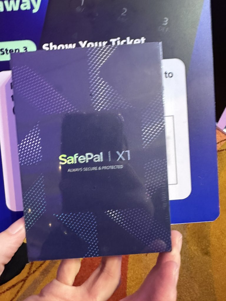 junnelanimo's tweet photo. Just stopped by the @iSafePal booth @token2049 and got this new #SafePalX1 crypto wallet🚀
 
Excited to dive deeper into seamless mobile, hardware, and extension wallet integration with #SafePalX1 🥳

Keep your #crypto SAFE ♥️

 https://t.co/XJeHv3cfL8 https://t.co/BqORvU3r8Y