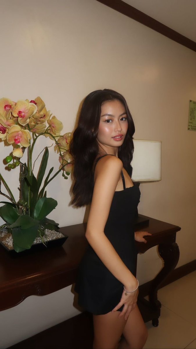 ashleyfrvr's tweet photo. happy 20th my love, @lallainashley ♡ https://t.co/G8bIyQvYBU