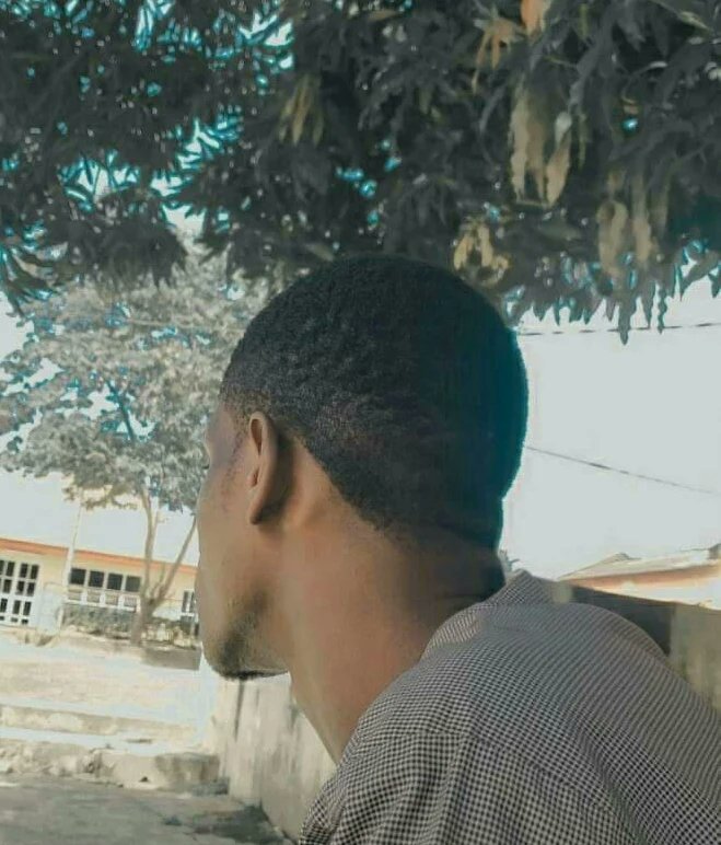 Davidalex65's tweet photo. @WizkidFC______ @iammohbad @iammohbad_ @X @Twitch @BellaShmurda @instablog9ja @bellanaija @Grimezsz @BoomplayNigeria @Lindaikeji_Blog Twin brother u should have wait let see ....
Why is life like this 

Why https://t.co/sz6ehmierO